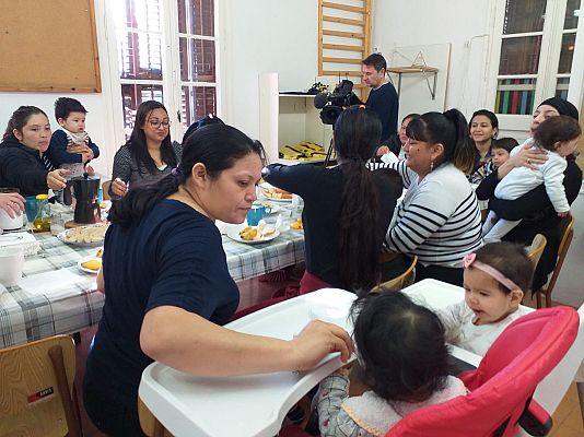 Para todos La 2 - Atención a madres jóvenes con bebés y sin recursos