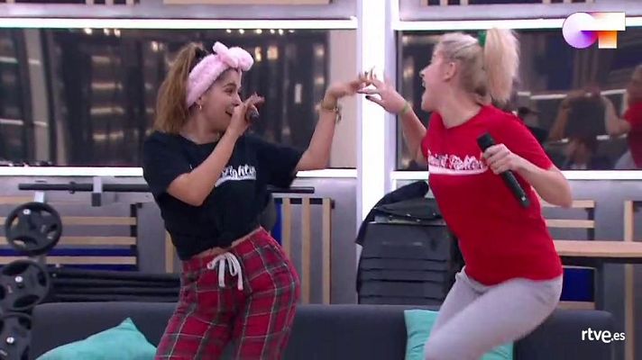 OT 2020 - Anajú y Samantha cantan Girls Just Wanna Have Fun