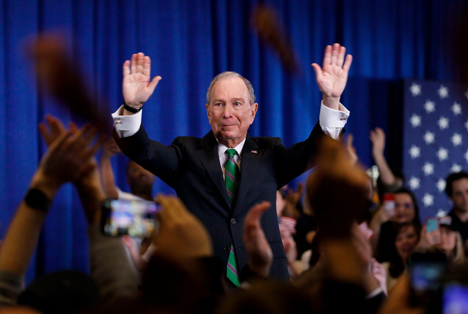 Bloomberg se retira de las primarias demócratas tras el fracaso en el 'supermartes'