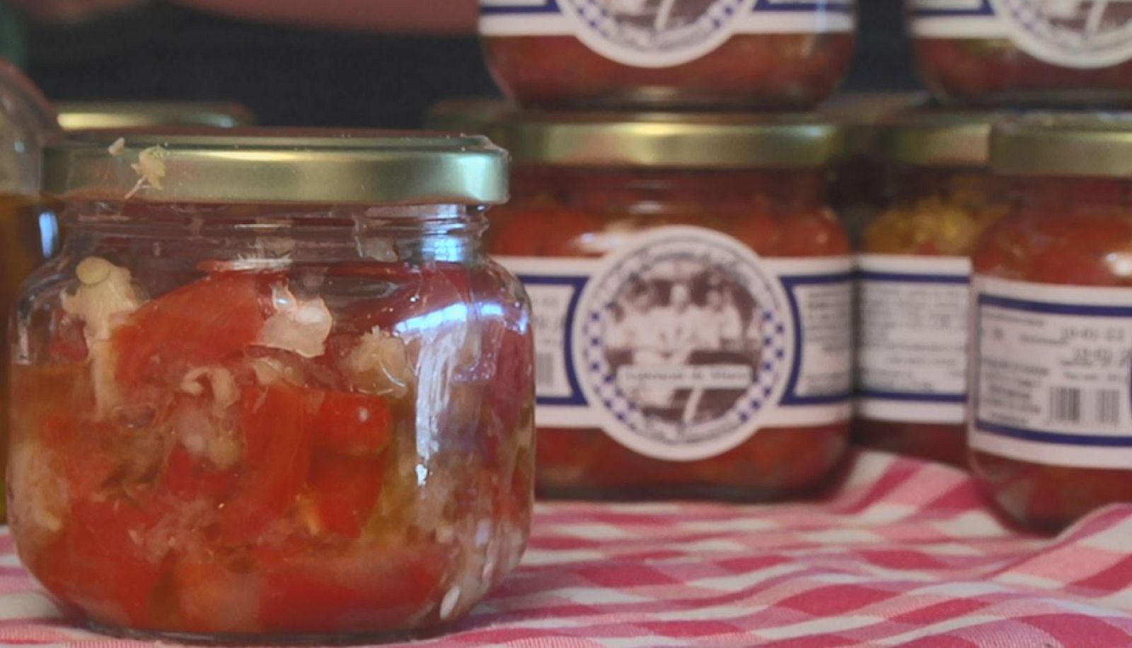 Así es el aspencat de pimientos y bacalao