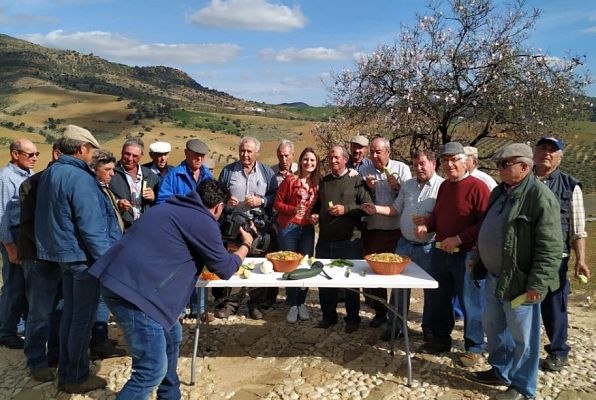 Aquí la Tierra - En el campo, sopa de perota