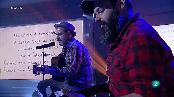 La 2 Noticias - Eladio y los seres queridos presentan "Academia" en La 2 Noticias