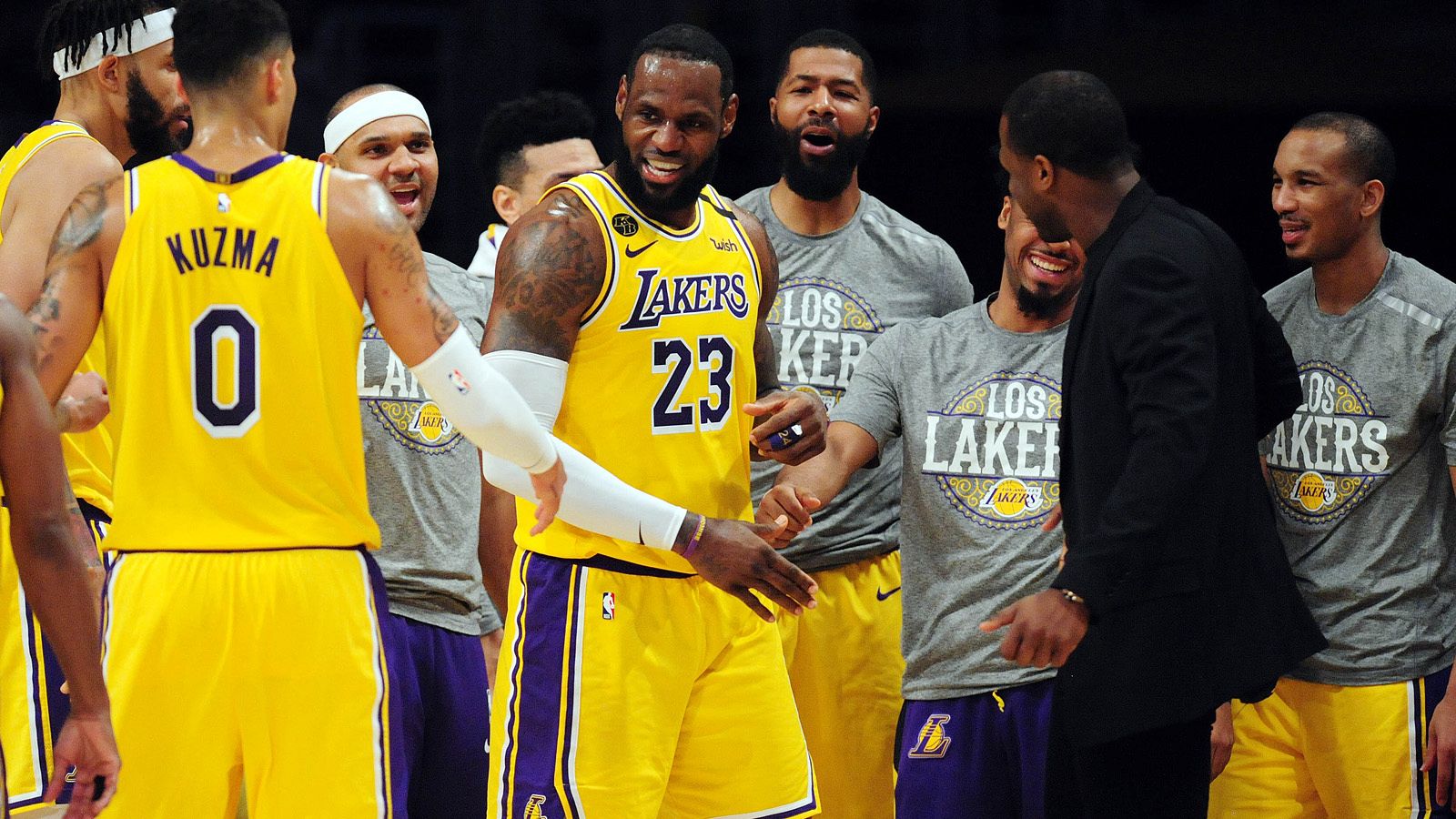 NBA | Lebron James le gana a 'Anteto' y suma 34.000 puntos | Ver