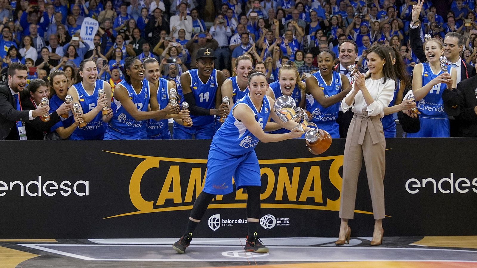 Perfumerías Avenida levanta la Copa de Reina 2020 - Baloncesto en RTVE | Ver