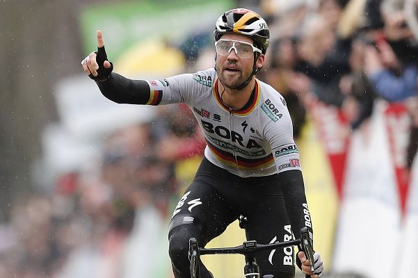 Ciclismo - Schachmann se lleva al esprint la primera etapa de la París-Niza