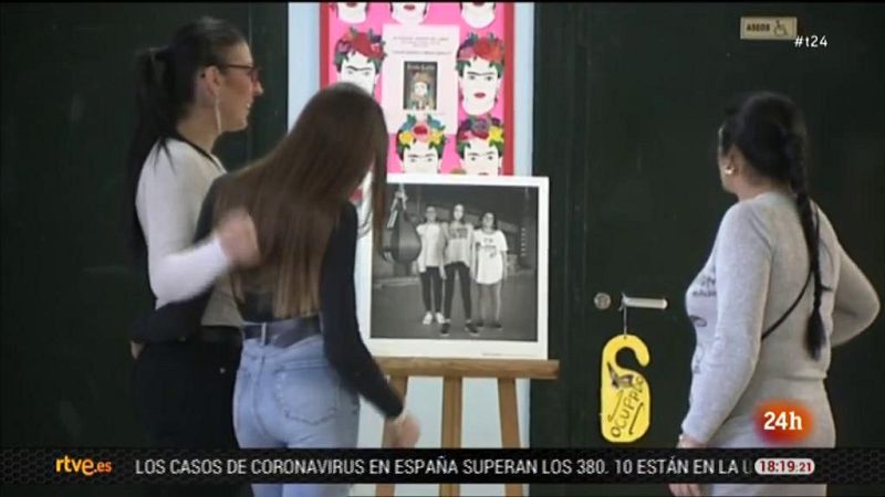 "Ahora vuelas": de nietas a abuelas en Sevilla - RTVE Igualdad | Ver