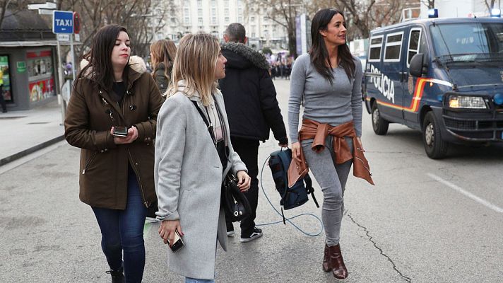 Telediario 1 - Los partidos rechazan los abucheos a dirigentes de Ciudadanos en la manifestación del 8M