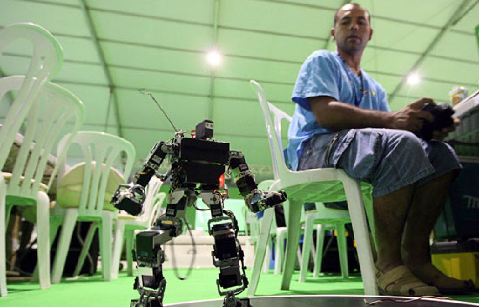 En la Campus Party hemos visto cómo aprenden los que peor se manejan con las nuevas tecnologías | Ver