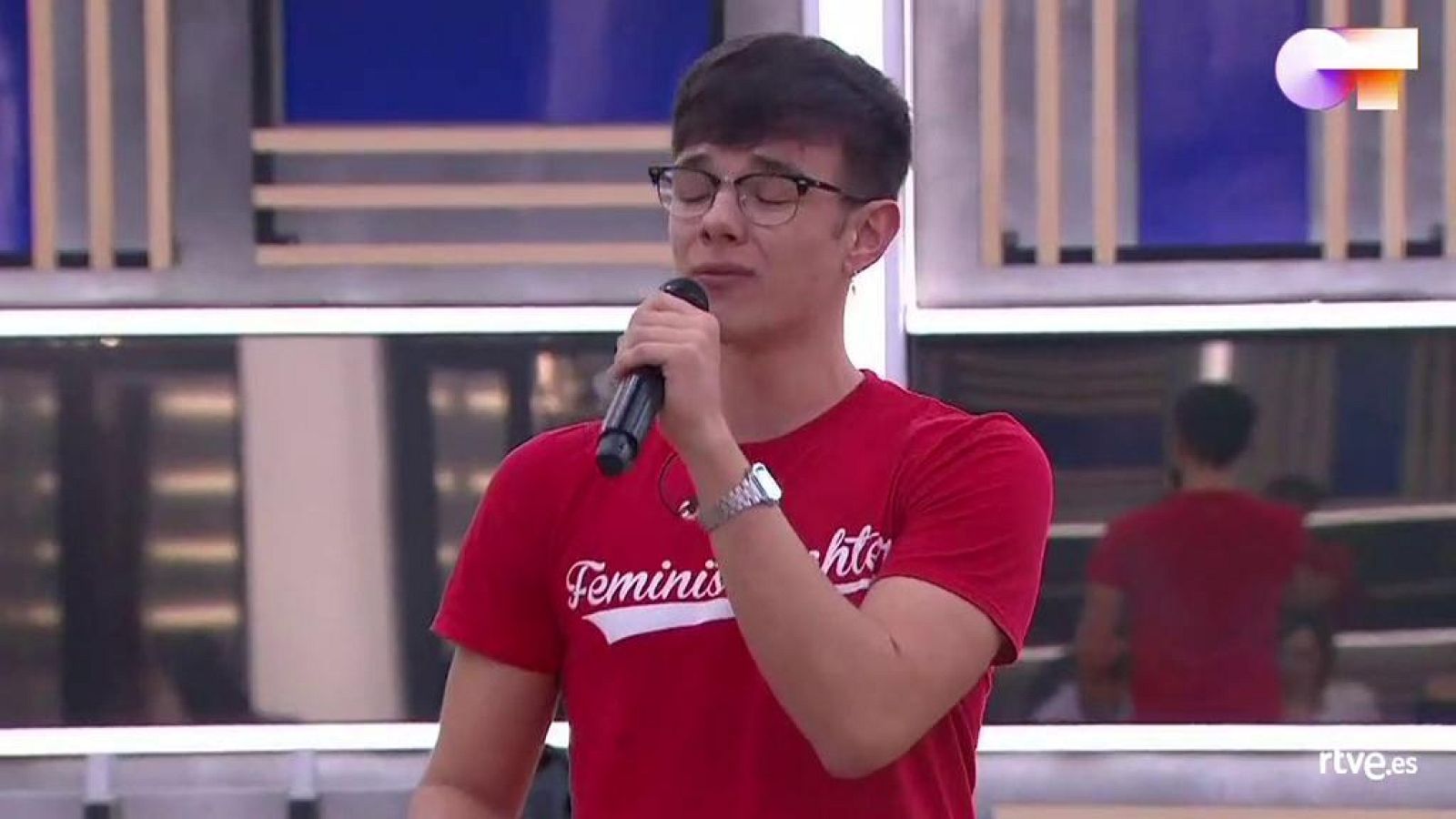 Flavio canta "Suspicious Minds", de Elvis Presley, en el primer pase de micros de la Gala 9 de Operación Triunfo 2020