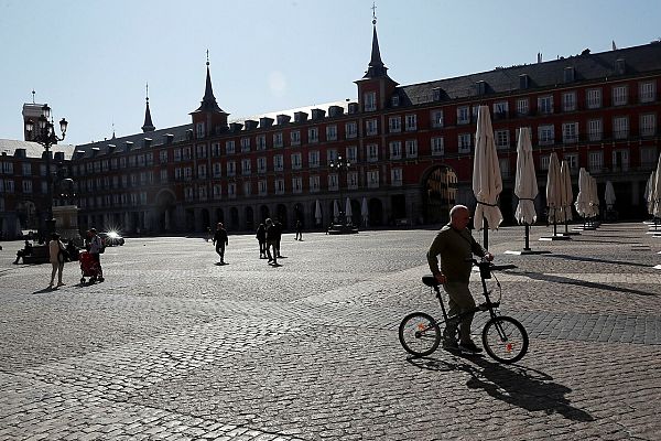 Telediario 1 - El coronavirus vacía la Comunidad de Madrid