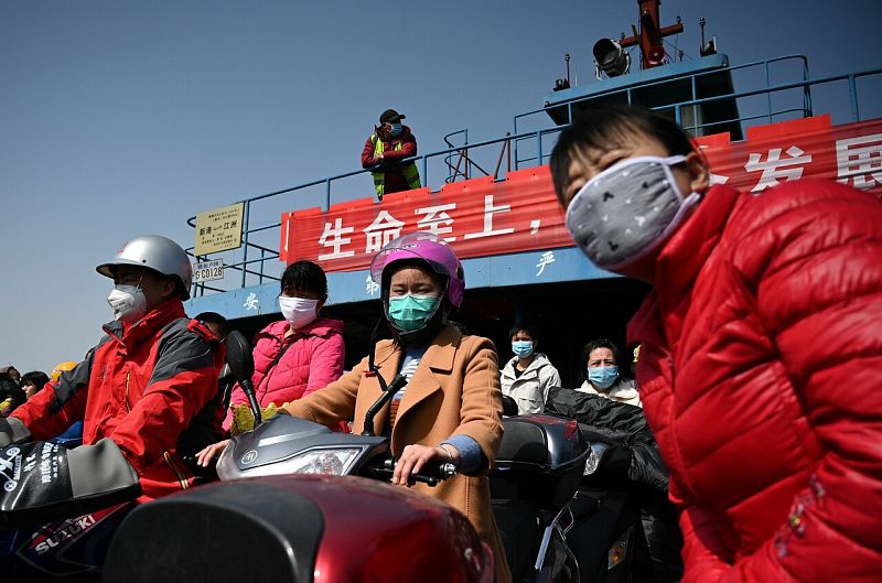 China registra bajadas en el número de contagios por coronavirus y preocupa el avance por África - RTVE.es | Ver