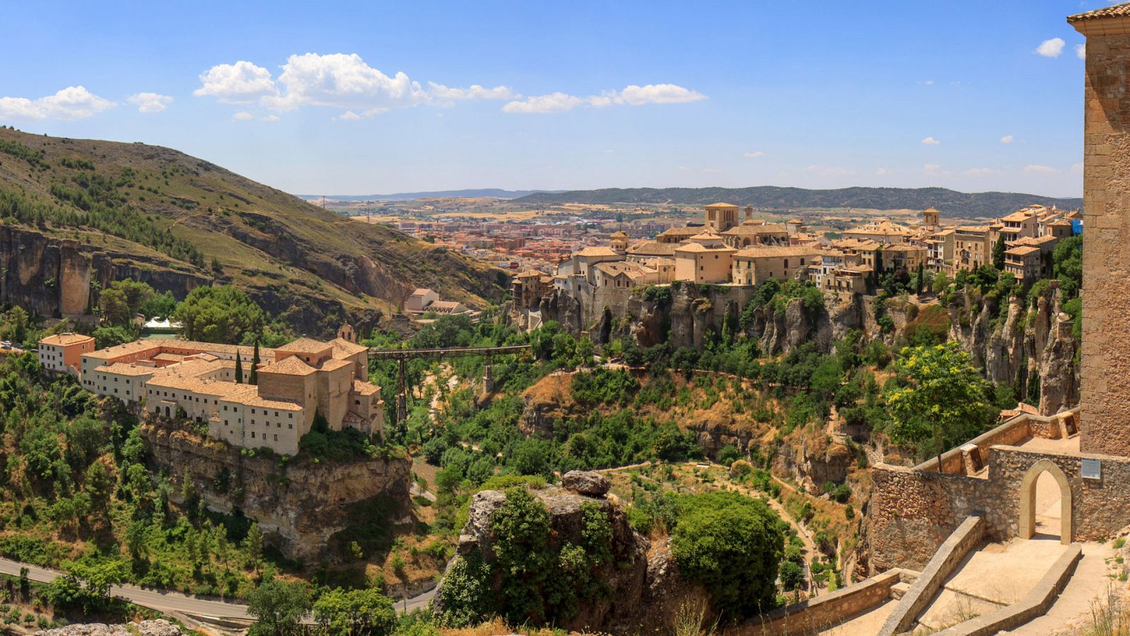 Un país mágico - Cuenca - ver ahora