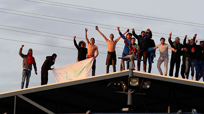 Telediario 1 - Motín en el CIE de Aluche: piden protección contra el coronavirus