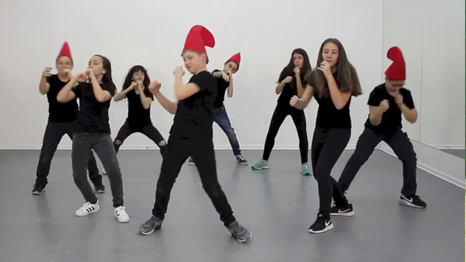 MÚSICA - El duende de la música - EduClan 6 a 8 años | Ver