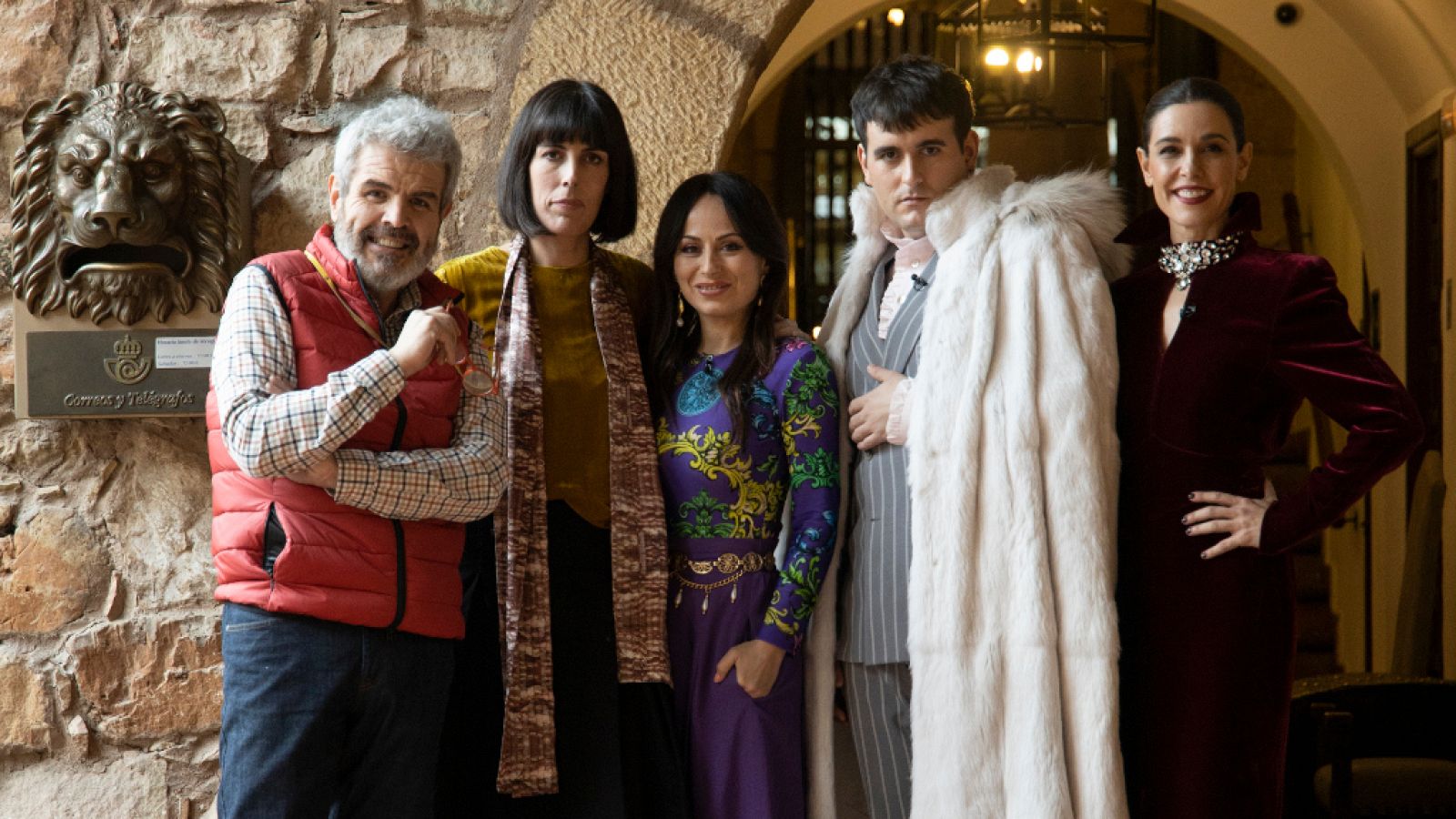 Maestros de la Costura 3 - La diseñadora Arantza Vilas nos lleva a otra época