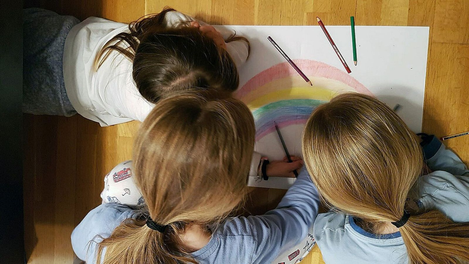 Coronavirus | El cole a distancia pone a prueba el sistema educativo español | RTVE.es | Ver