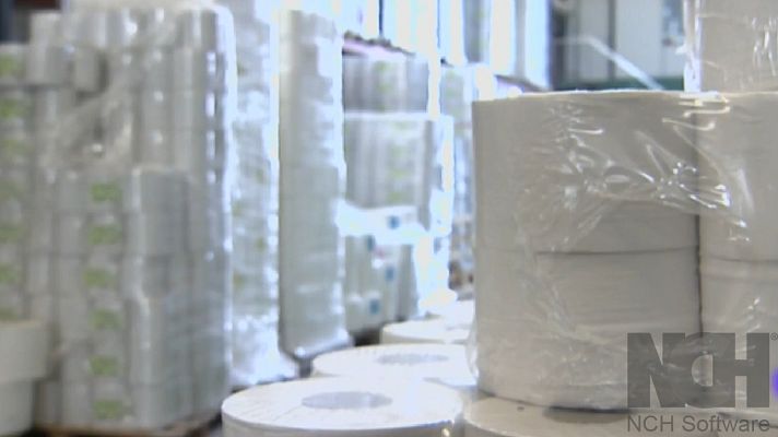 Telediario 1 - Aumenta la producción de mascarillas, biogeles y biocidas