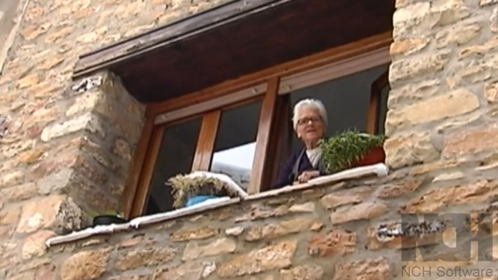 Una red de voluntarios ayuda a los ancianos solos en Teruel | Ver