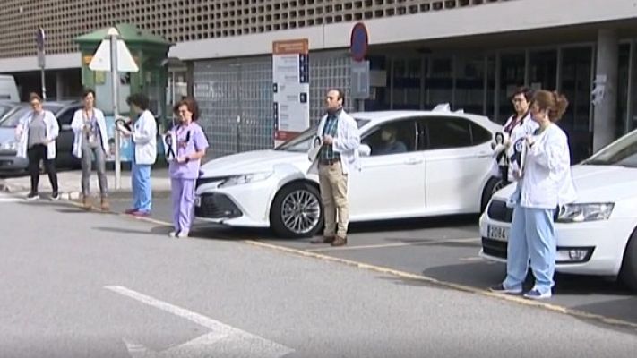 Telediario 1 - Concentraciones silenciosas para homenajerar a la enfermera fallecida por coronavirus en Vizcaya