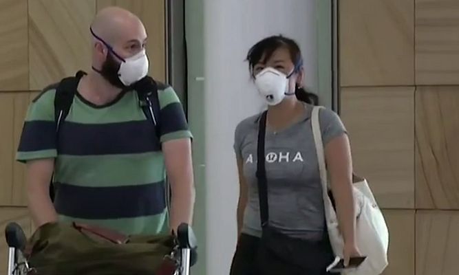 Telediario 1 - Los españoles en el exterior, a la espera de soluciones para poder volver a casa