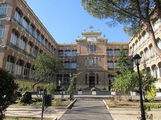 Telediario 1 - Casi 100 mayores han muerto con coronavirus en residencias, la mitad en Madrid