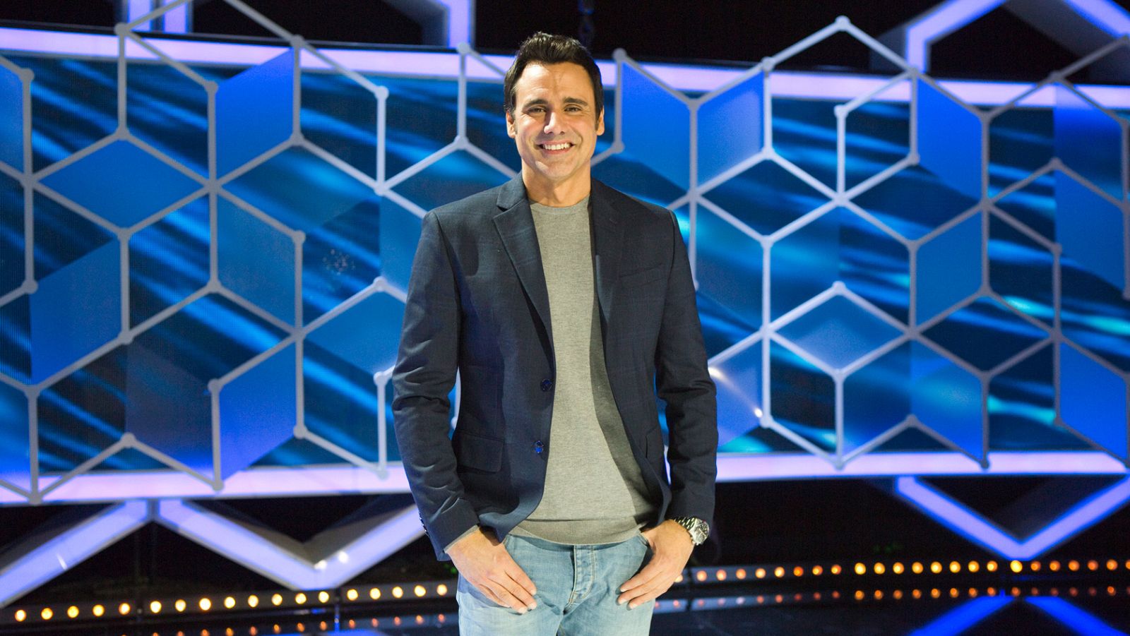 Todos en casa - Ion Aramendi presenta 'Todos en casa', un programa para compartir experiencias y hacernos compañía