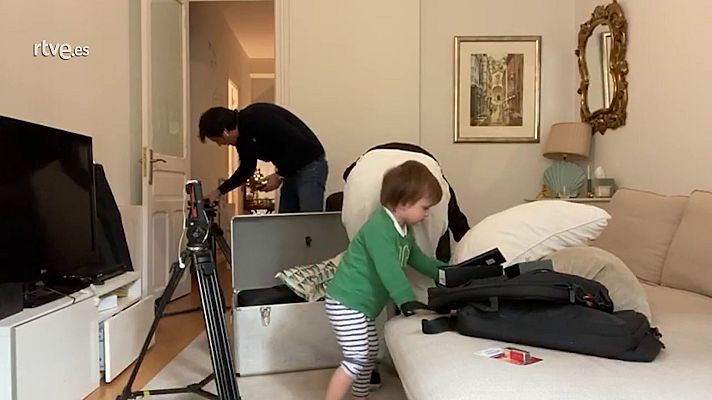 Todos en casa - Ion Aramendi monta un plató de televisión en su salón