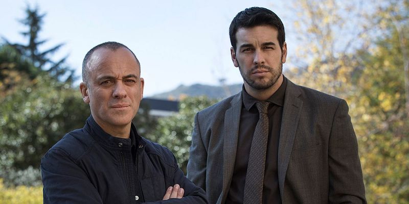 Telediario 1 - Mario Casas y Javier Gutíerrez protagonizan la película 'Hogar'