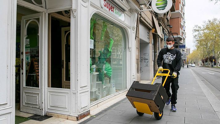 Telediario 1 - La escasez de clientes onbliga a cerrar mercados