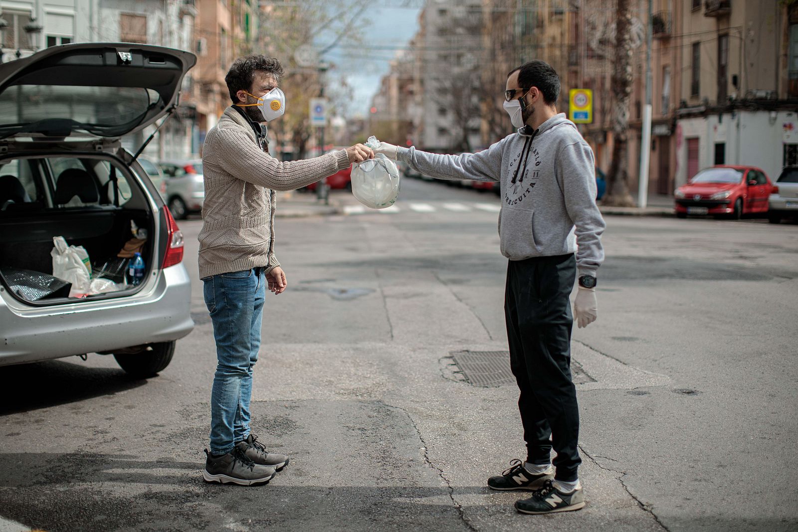 La reducción de los contactos sociales es practicamente completa