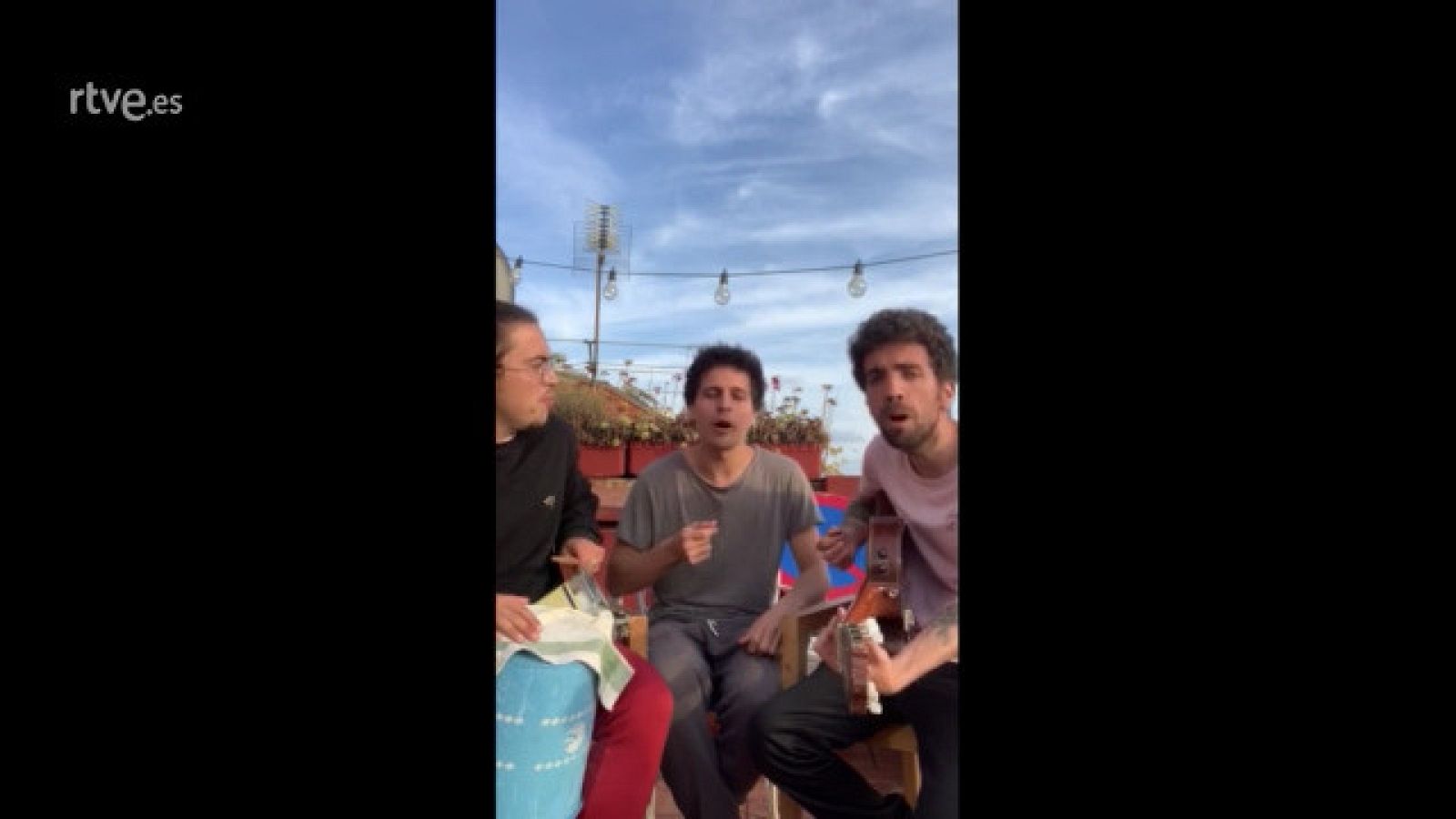 Los Homas invitan a ritmo de blues, trap o reggae a quedarse en casa | Ver