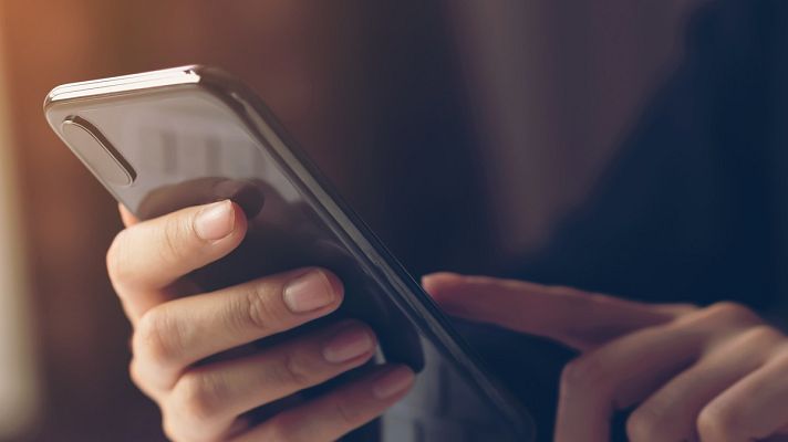 Especial Coronavirus - Cómo configurar una linterna del móvil con código morse para participar en la Hora del Planeta