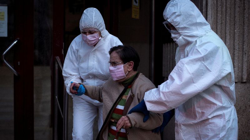 Montero: "El objetivo es ganar tiempo para que el sistema sanitario atienda a las personas con calidad"