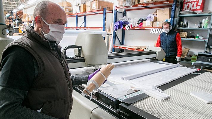 Informativo 24h - El Gobierno permite acudir a trabajar este lunes si no se ha podido interrumpir la actividad no esencial