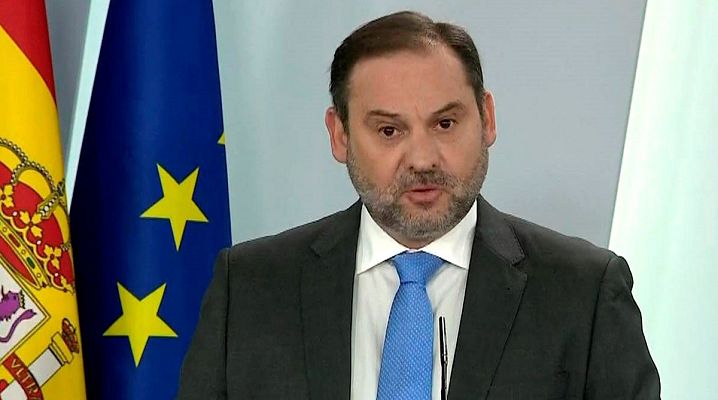 Telediario 1 - El Gobierno niega discrepancias internas sobre el Real Decreto y la oposición les acusa de "improvisación"