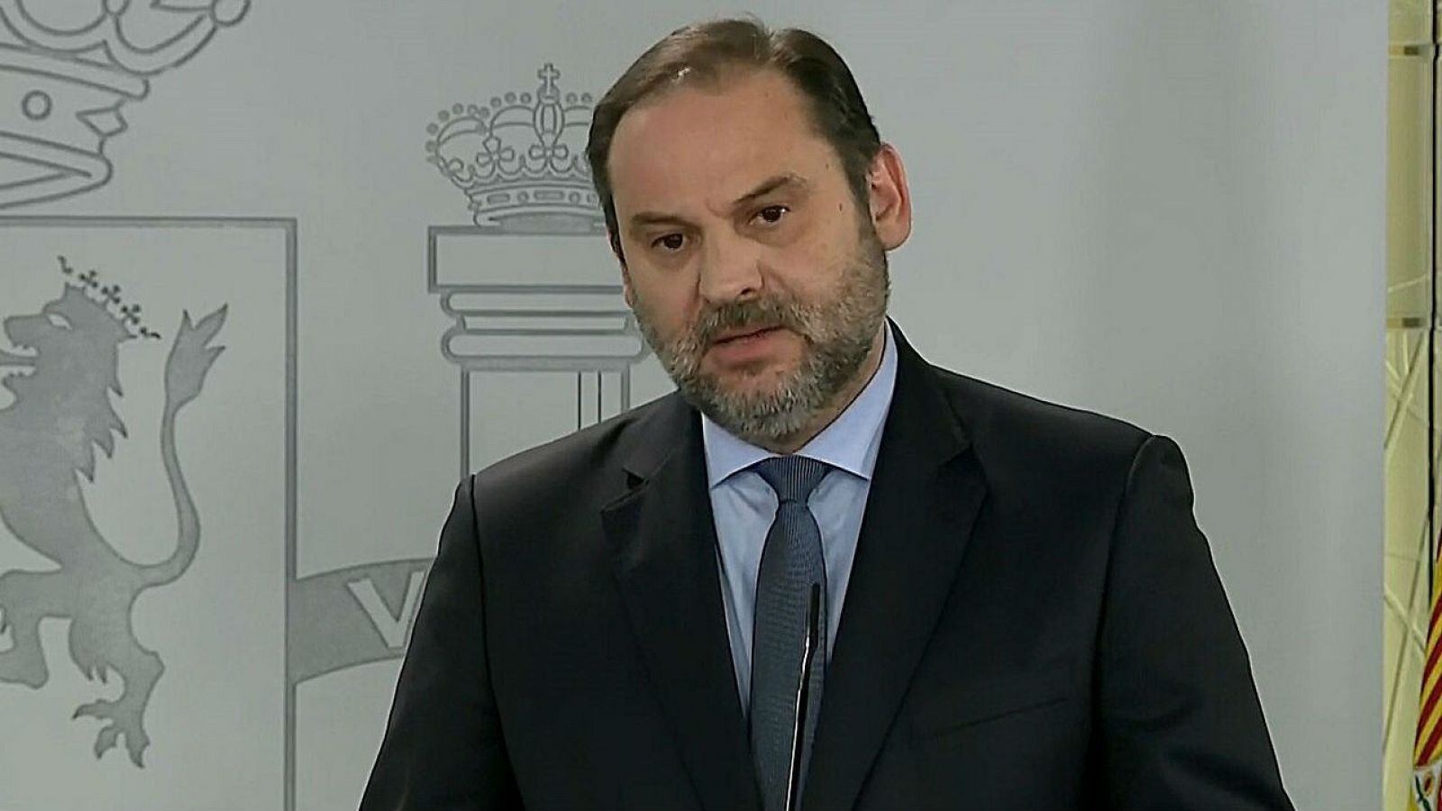 Ábalos: "La norma establece que los pasajeros que soliciten la devolución de billetes de avión podrán recuperar el importe" | Ver