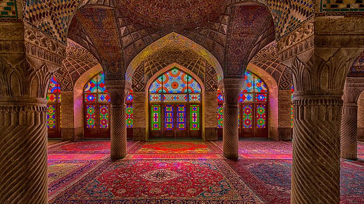 Documenta2 - Monumentos sagrados: Mezquitas, arte y espacio