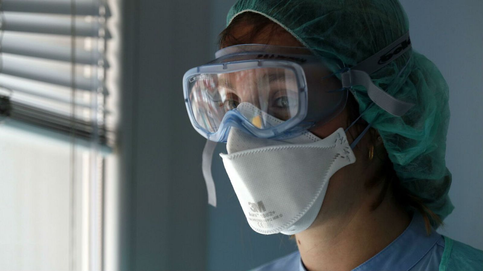 Algunas empresas 'rediseñan' su actividad para fabricar material sanitario - RTVE.es - Telediario 1 | Ver