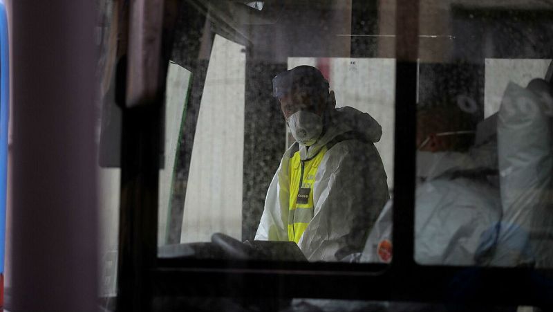 Empresas no oficiales ofrecen material sanitario con precios desorbitados - RTVE.es - Telediario 1 | Ver