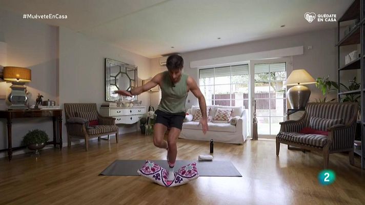 Muévete en casa - ¡Previene las caídas trabajando el equilibrio!