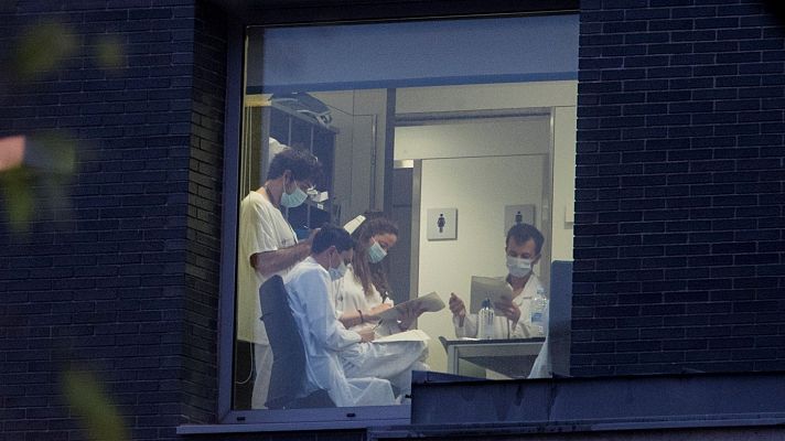 Telediario 1 - Cataluña busca médicos y enfermeros