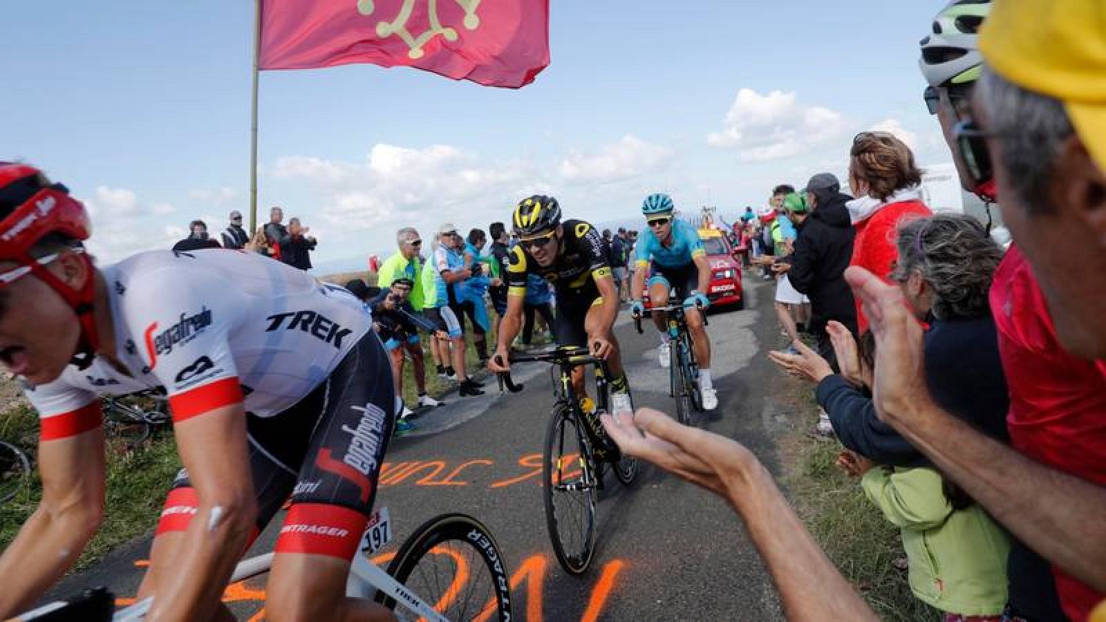 El Tour descarta disputarse sin público por el coronavirus | Ver