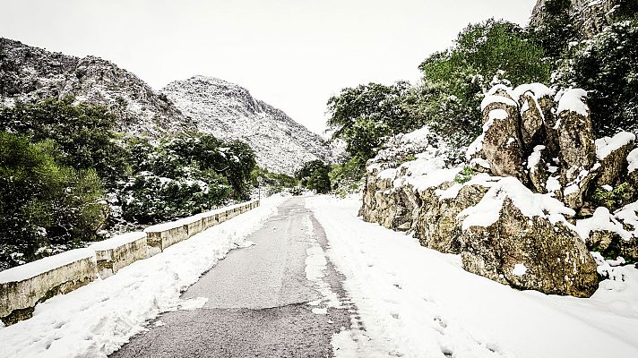 El tiempo - Nevadas en zonas de montaña de Andalucía oriental