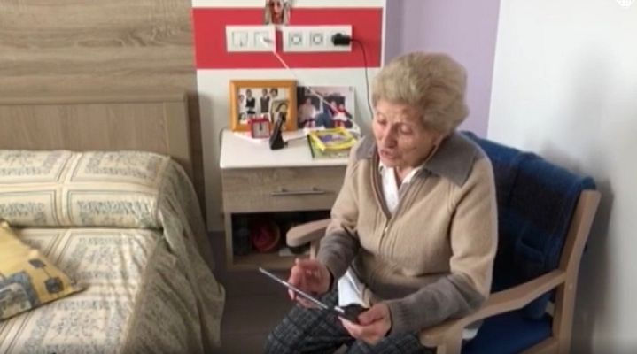 Telediario 1 - Tecnología contra la soledad del coronavirus