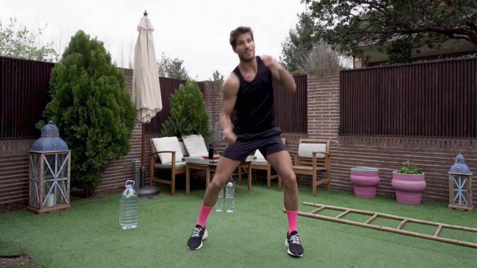 Muévete en casa - Programa 10 (cómo fortalecer piernas, brazos y abdomen en casa) - ver ahora