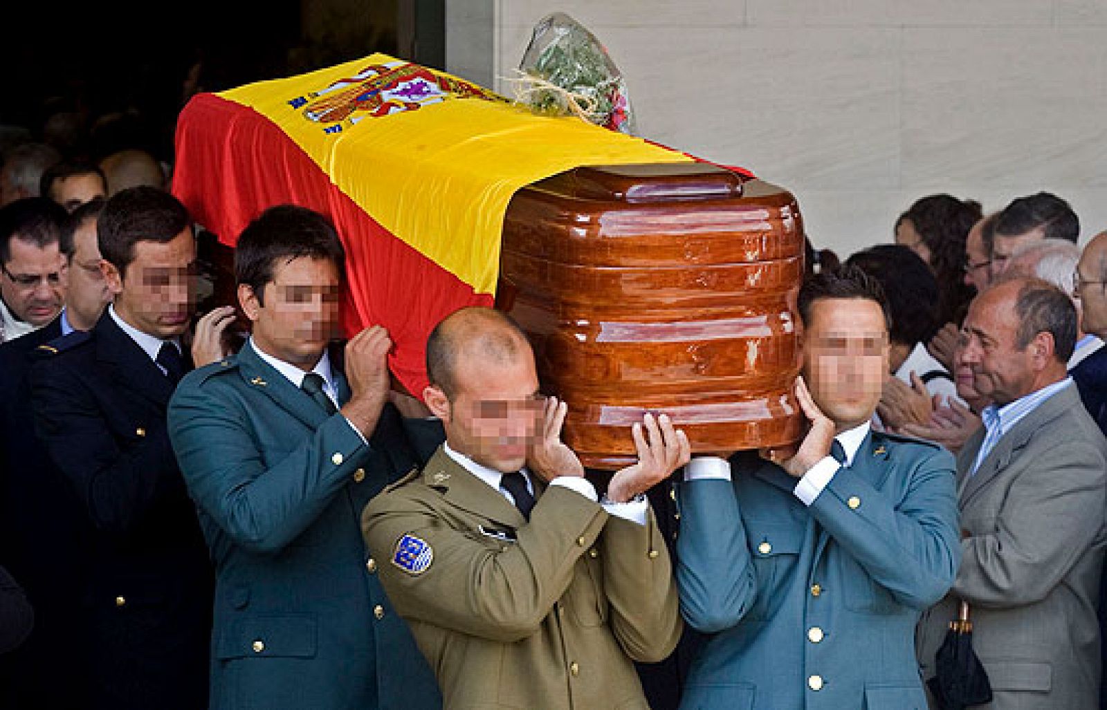 Entierran en Burgos a Carlos Sáenz de Tejada | Ver