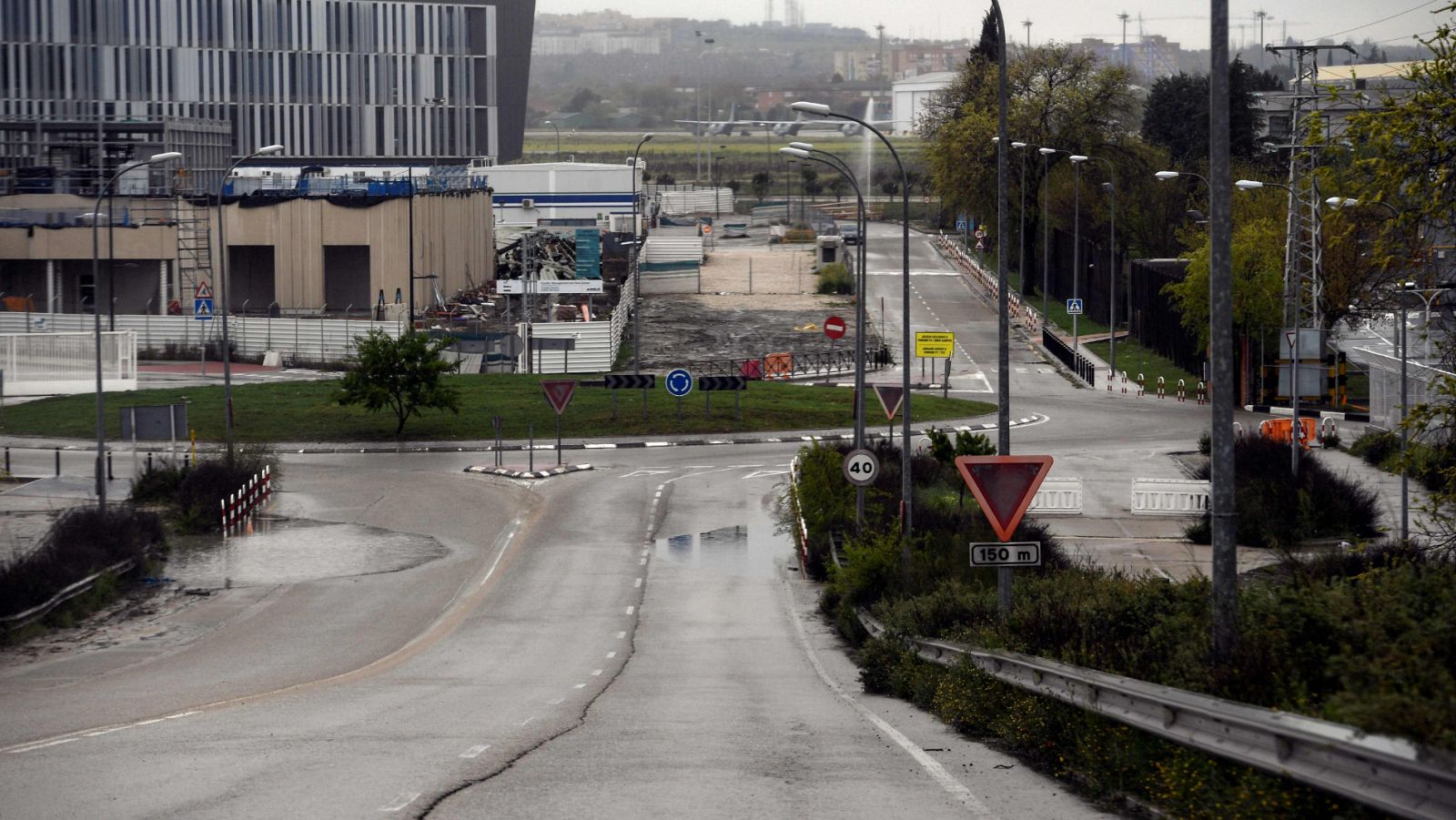Vídeo: El Gobierno asegura que la paralización de los servicios no esenciales ha bajado un 30% la movilidad
