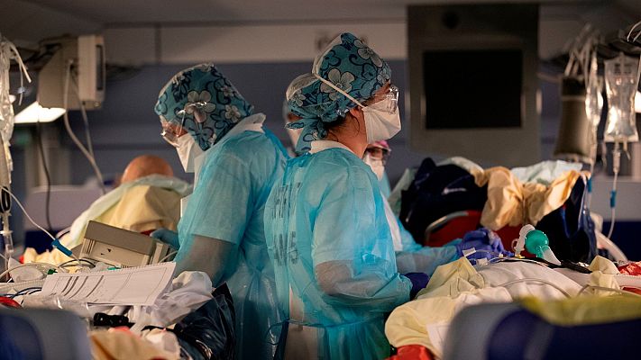 Telediario 1 - 'A pelo contra el coronavirus': el lema de los sanitarios franceses para pedir más material