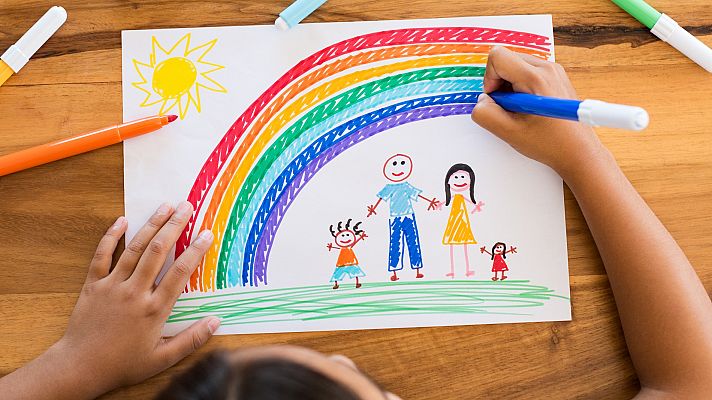 Telediario 1 - Los niños aportan una dosis de optimismo y esperanza desde el confinamiento en sus casas