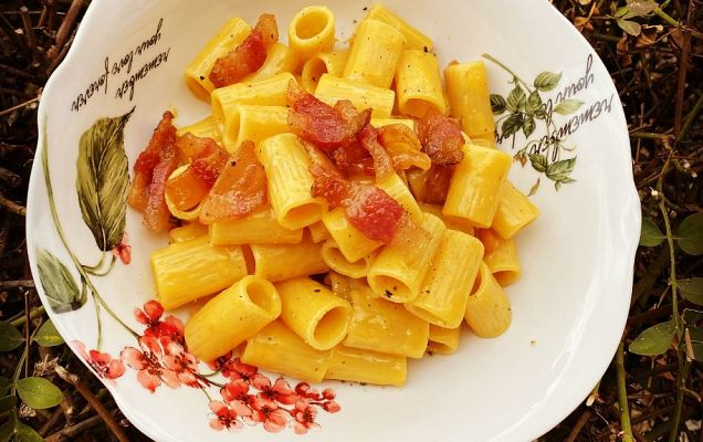 Aquí la Tierra - Receta de pasta carbonara para hacer en casa